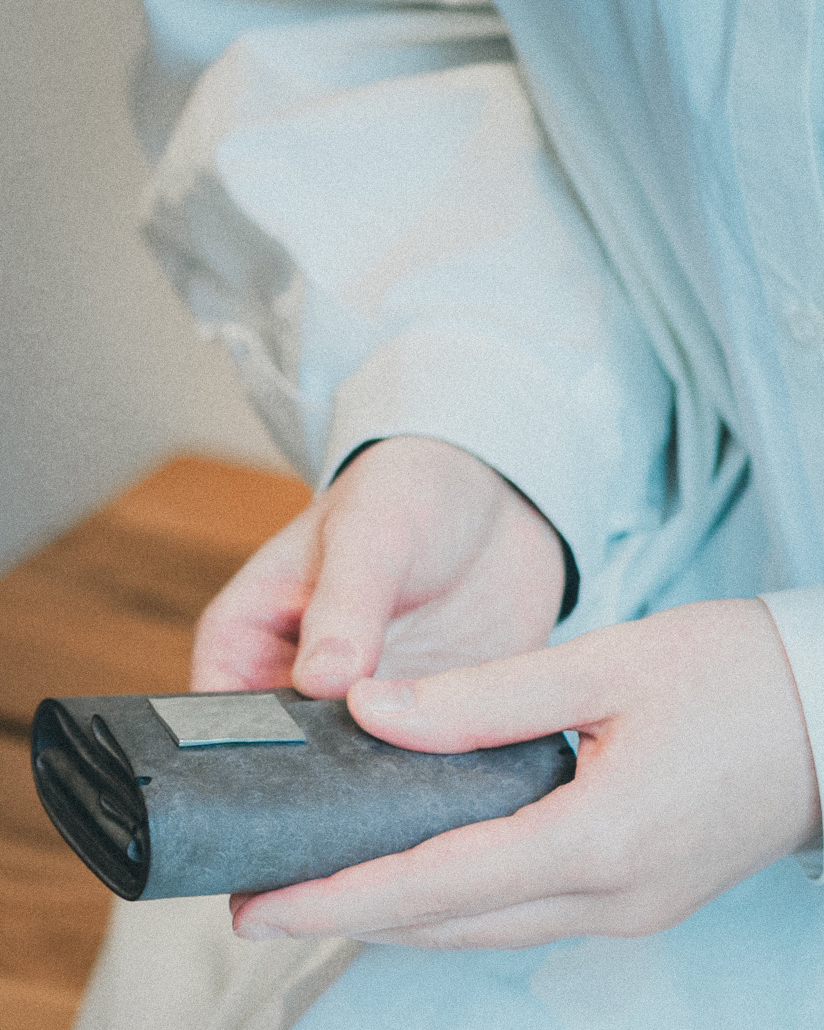 錫と本革 コンパクトウォレット｜錫×イタリアンレザーの上質財布【ao】